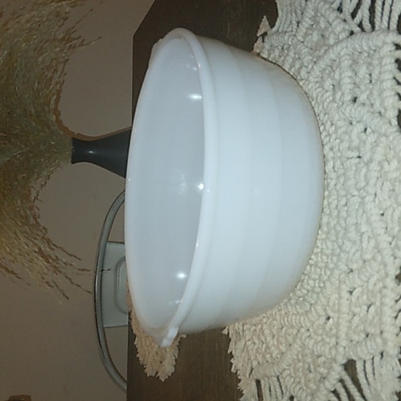 Vintage GE General Electric Milk Glass Mixing Bowl - Picture 3 of 7